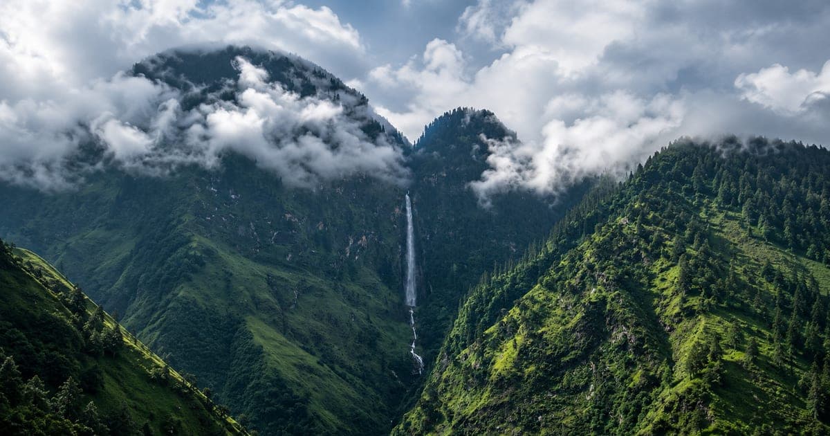 कर्णालीको गौरव पचाल झरना : पर्यटक, प्रचार र विकासको प्रतिक्षामा