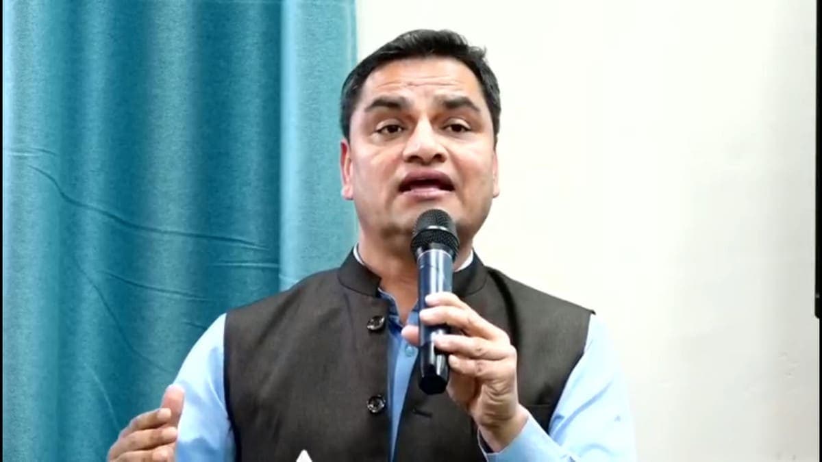 सुकुम्बासी बस्ती हटाउँदा राज्य अमानवीय बन्यो : प्रदीप पौडेल