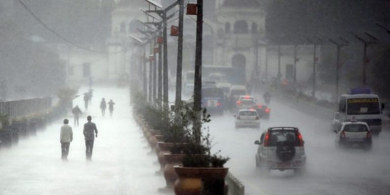 आज दिउँसो र राति नै भारी वर्षाको सम्भावना