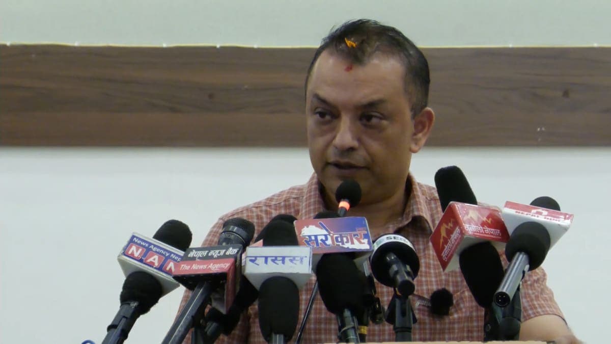 गगन थापा : आफूअनुकूल बीपीलाई व्याख्या गर्ने प्रवृत्ति बढ्यो