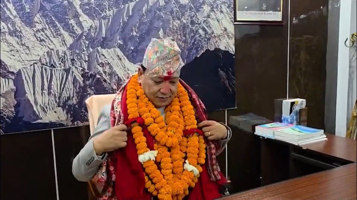 मुख्यमन्त्री थापाले सोमबार विश्वासको मत लिँदै