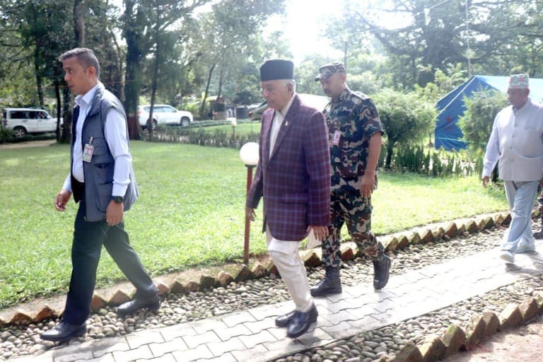 बाढी प्रभावित क्षेत्रको अवलोकनमा राष्ट्रपति पौडेल