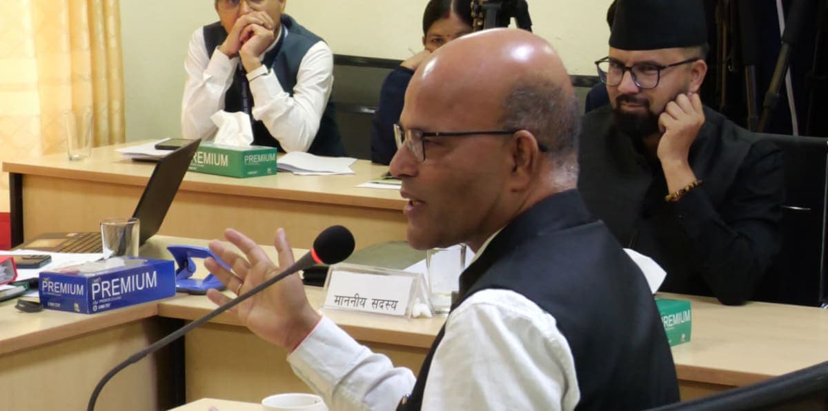 ‘नियमित कामका लागि पदाधिकारीलाई छुट्टै भत्ता दिनुहुँदैन’ : सांसद सिंह