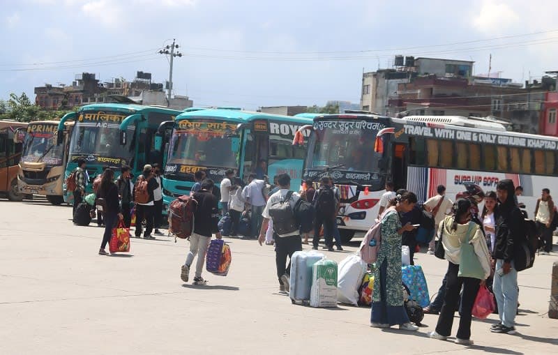 दशैँ मनाउन अहिलेसम्म झण्डै ५ लाख ३० हजार यात्रु बाहिरिए