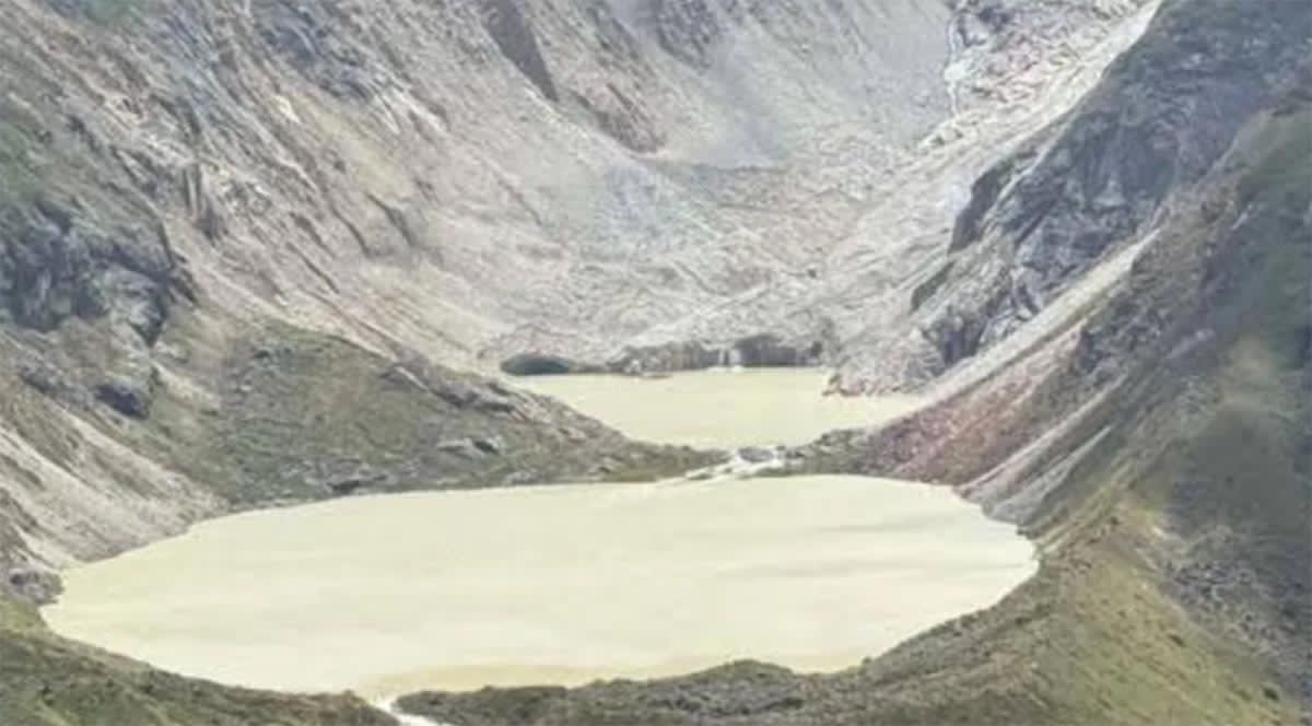 भुटानमा हिमताल फुटेर भीषण बाढी, गासा छाचुसहित सडक तथा पूर्वाधारमा ठूलो क्षति